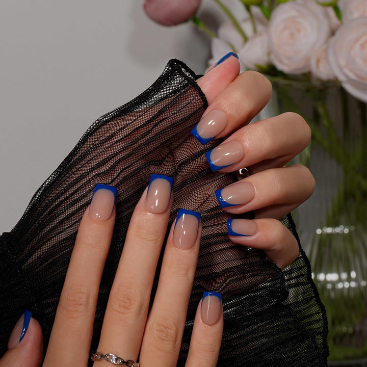 Unghii false cu vârf francez scurt – 30 de bucăți de unghii negre pentru a le lipi pe unghii scurte pătrate, unghii false cu vârf francez cu lipici, set unghii artificiale pătrate pentru femei