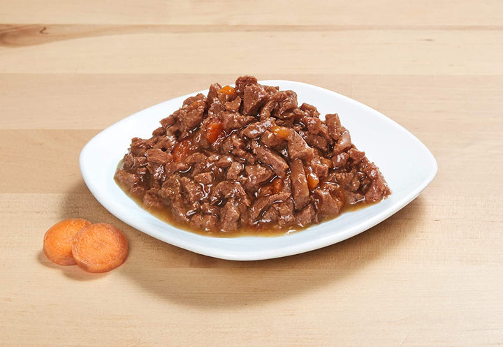 Vitakraft Poésie Creation Pasture, hrană umedă pentru pisici în sos, carne de vită și morcov, 85 G