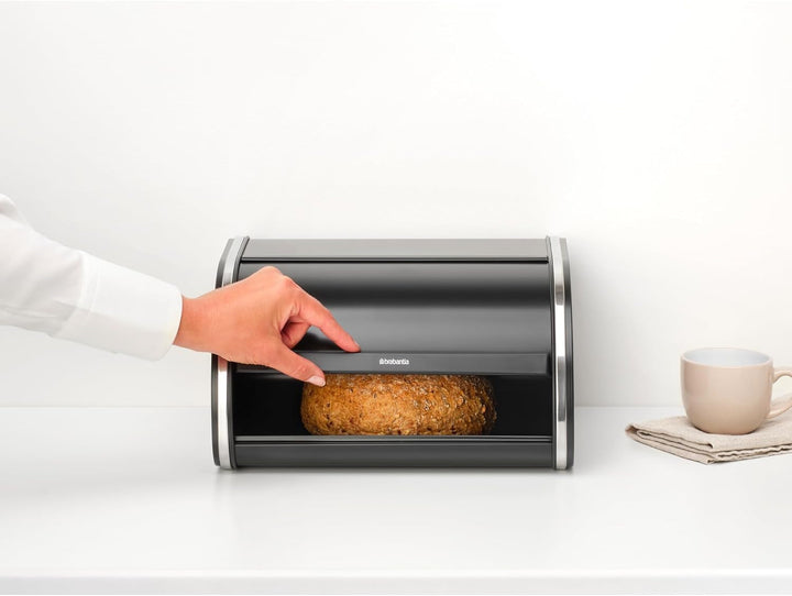 Brabantia roll bread box - Cutie de depozitare compactă pentru pâine, covrigi și rulouri pe blatul de lucru, cu capac plat, oțel durabil - dimensiune medie - negru mat Cutii depozitare alimente Naty Shop